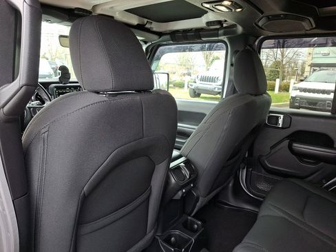 Used 2021 Jeep Wrangler Unlimited Sport image 21