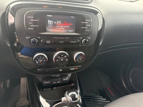 Used 2014 Kia Soul ! FWD image 16