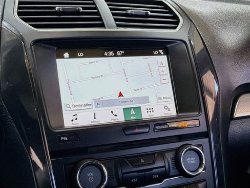 Used 2018 Ford Explorer XLT w/ Equipment Group 202A FWD image 9