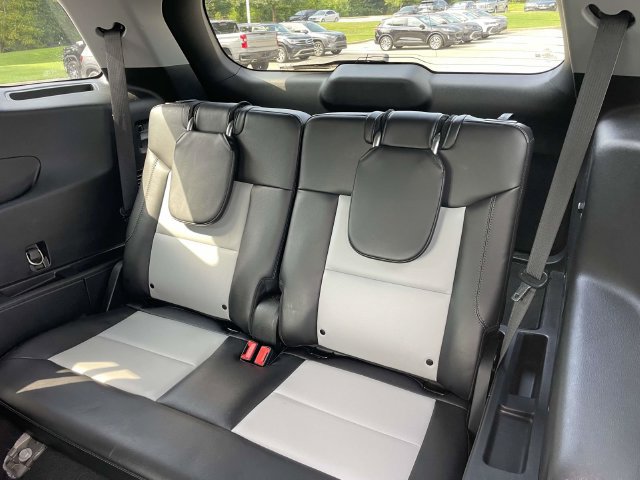 Used 2022 Ford Explorer XLT w/ Equipment Group 202A RWD image 13