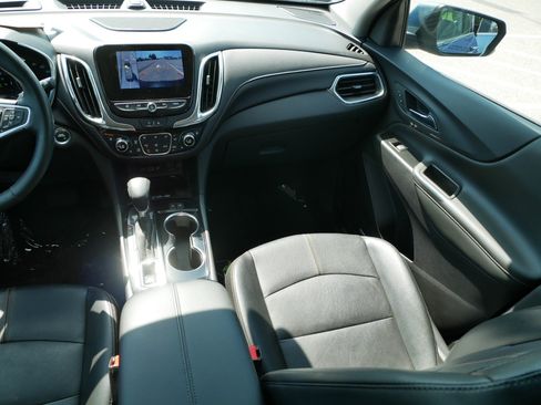 Used 2024 Chevrolet Equinox Premier AWD/4WD image 11