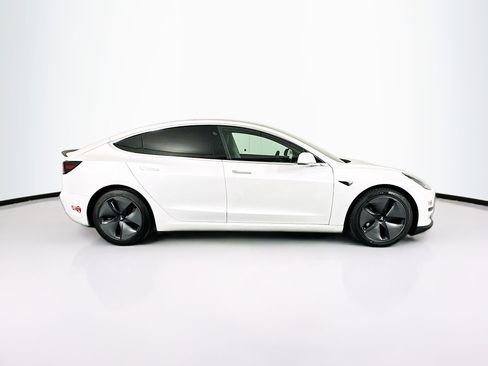 Used 2020 Tesla Model 3 Standard Range Plus image 10