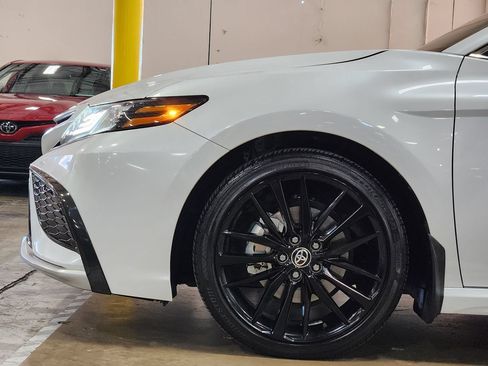 Used 2024 Toyota Camry XSE FWD image 5