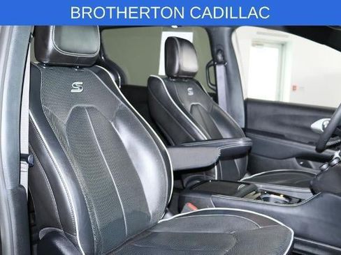 Used 2023 Chrysler Pacifica Limited w/ S Appearance Package FWD image 23