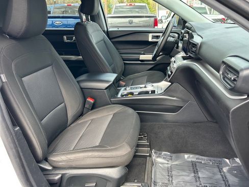 Used 2022 Ford Explorer XLT image 21