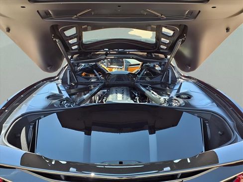 Used 2025 Chevrolet Corvette Stingray Premium Cpe w/ Z51 Performance Package RWD image 25