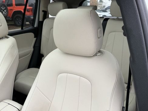 Used 2020 Mercedes-Benz GLB 250 image 3