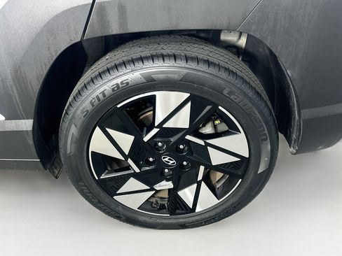 Used 2025 Hyundai Kona SEL FWD image 11