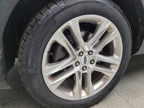 Used 2016 Ford Explorer XLT w/ Equipment Group 202A AWD/4WD image 31