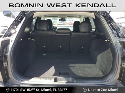 Used 2019 Jeep Cherokee Limited w/ Luxury Group image 12