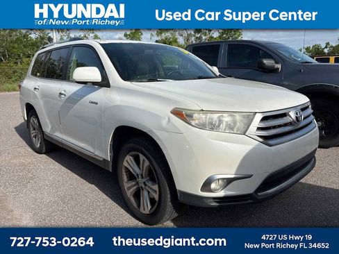 Used 2011 Toyota Highlander Limited w/ Tow Pkg image 4