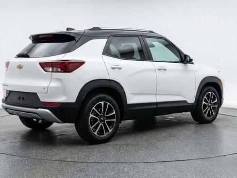 Used 2025 Chevrolet TrailBlazer LT image 9