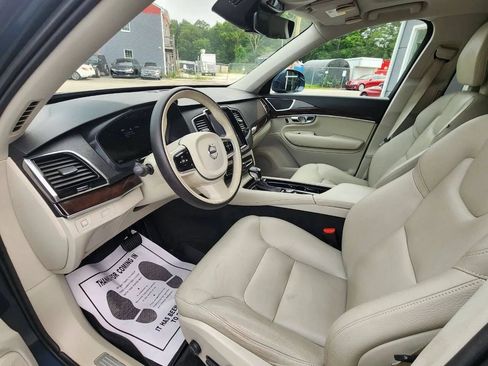 Used 2018 Volvo XC90 T6 Momentum w/ Convenience Package AWD/4WD image 9