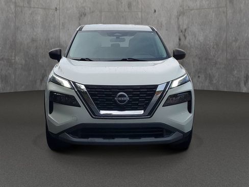 Used 2023 Nissan Rogue S FWD image 2