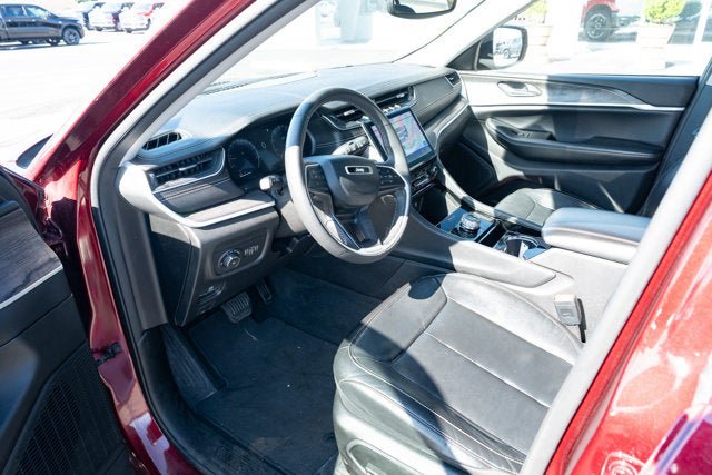 Used 2023 Jeep Grand Cherokee Limited RWD image 14