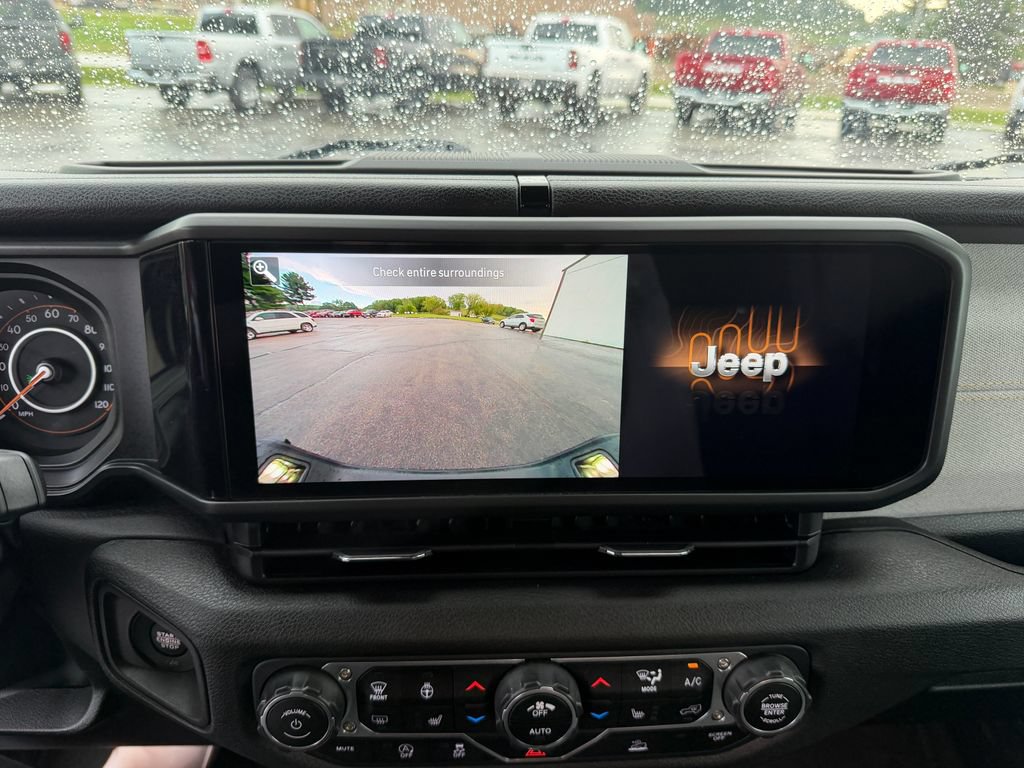 Used 2025 Jeep Gladiator Sport AWD/4WD image 28
