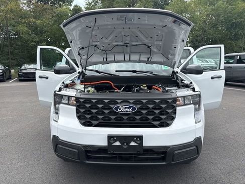 New 2025 Ford Maverick XL w/ Equipment Group 101A image 24