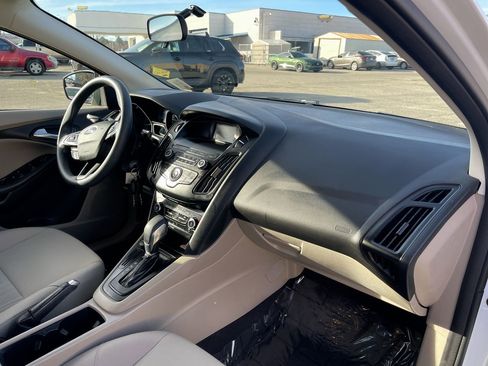 Used 2018 Ford Focus SE image 38