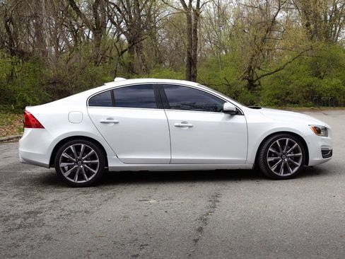 Used 2015 Volvo S60 T6 Platinum image 4