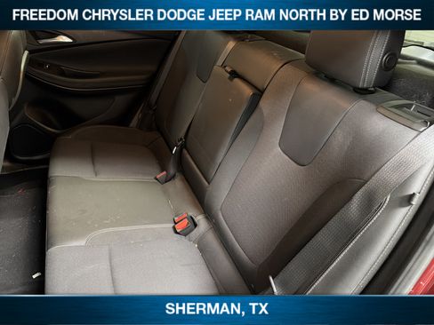 Used 2022 Buick Encore GX Select w/ Sport Touring Package FWD image 8
