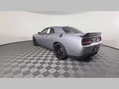 Used 2016 Dodge Challenger SRT Hellcat RWD image 41