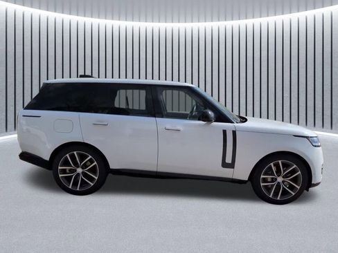 Used 2024 Land Rover Range Rover SE AWD/4WD image 8