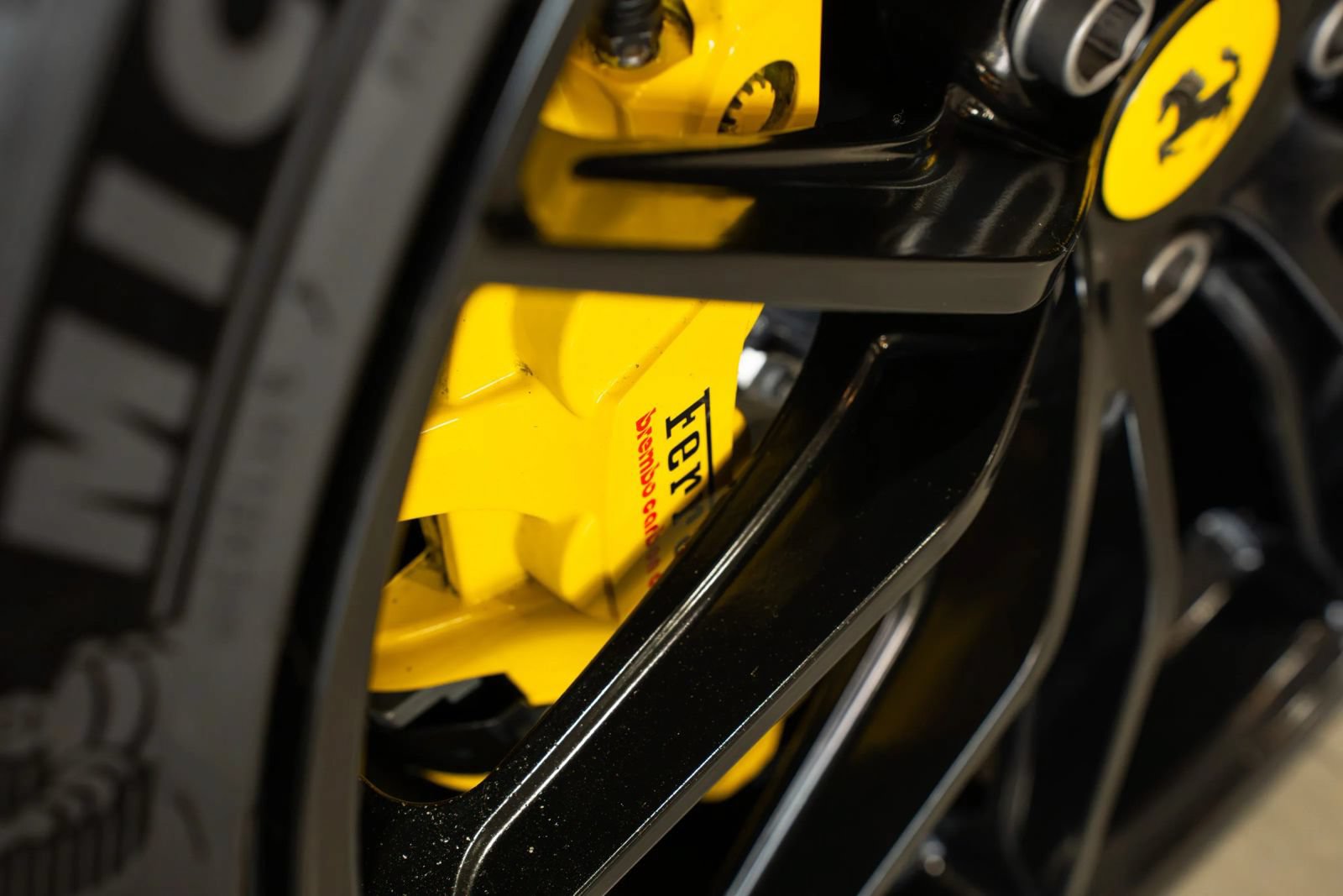 Used 2019 Ferrari 812 Superfast RWD image 11