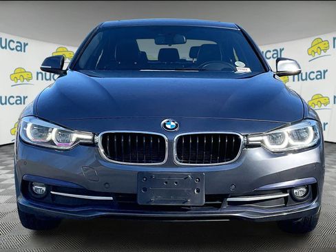 Used 2018 BMW 328d xDrive Sedan w/ Premium Package image 2