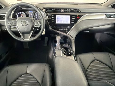 Used 2018 Toyota Camry SE image 22