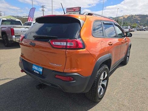 Used 2015 Jeep Cherokee Trailhawk w/ Leather Interior Group AWD/4WD image 5