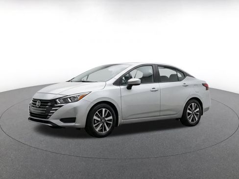 Used 2025 Nissan Versa SV FWD image 3