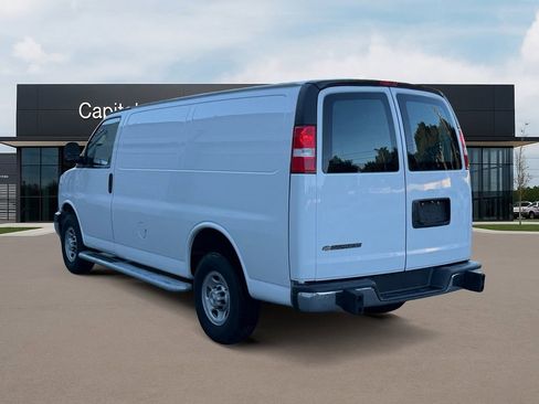 Used 2024 Chevrolet Express 2500 w/ Driver Convenience Package image 7