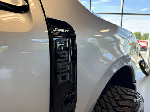 Used 2023 Ford F350 Lariat w/ Lariat Ultimate Package AWD/4WD image 11