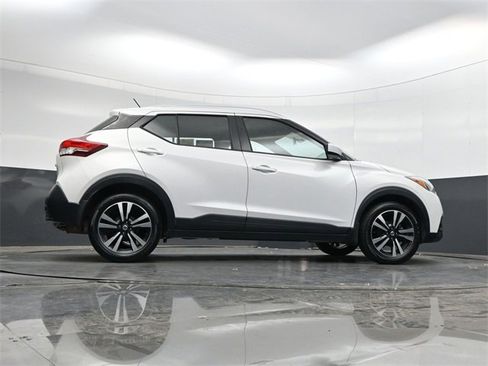 Used 2019 Nissan Kicks SV image 33
