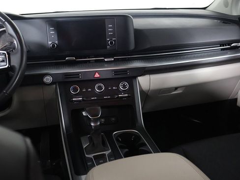 Used 2024 Kia Carnival LX image 39