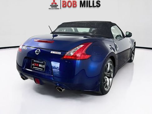 Used 2016 Nissan 370Z Touring Sport RWD image 7