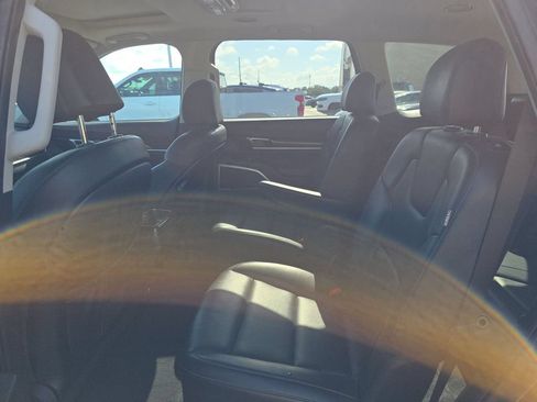 Used 2025 Kia Telluride S FWD image 13