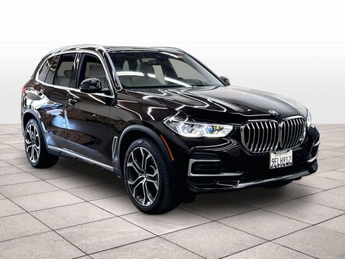 Used 2023 BMW X5 xDrive40i w/ Executive Package AWD/4WD image 2