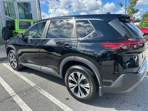 Used 2023 Nissan Rogue SV FWD image 2