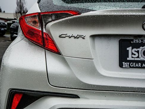 Used 2021 Toyota C-HR XLE image 10