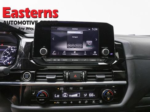Used 2024 Nissan Pathfinder SV w/ SV Premium Package AWD/4WD image 12