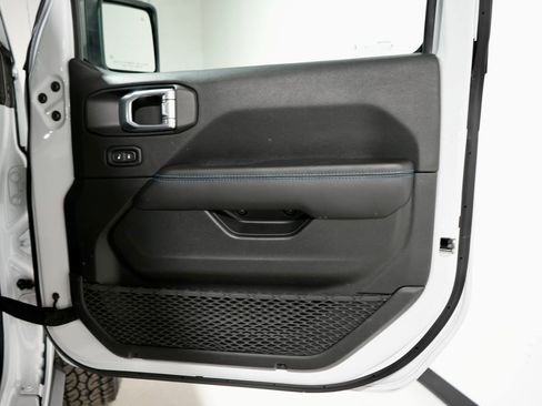 Used 2021 Jeep Wrangler Unlimited Rubicon 4xe w/ Steel Bumper Group image 11