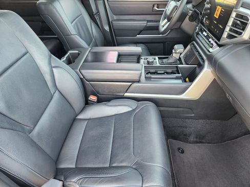 Used 2025 Toyota Sequoia Platinum AWD/4WD image 14