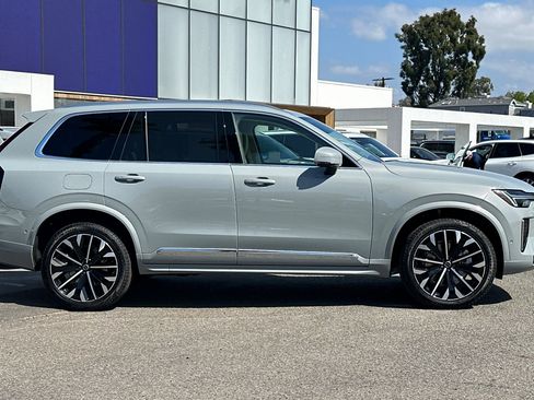 New 2026 Volvo XC90 B6 Ultra image 4