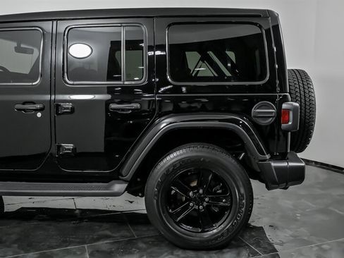 Used 2019 Jeep Wrangler Unlimited Sahara image 7