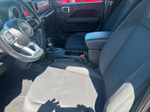 Used 2020 Jeep Wrangler Unlimited Sahara AWD/4WD image 14