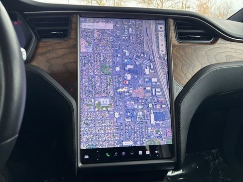 Used 2020 Tesla Model X Long Range image 17