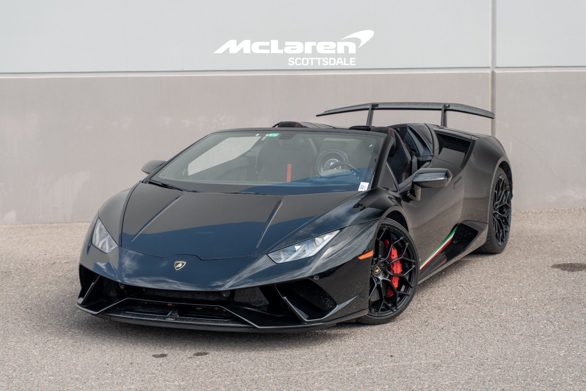 Used 2019 Lamborghini Huracan Performante AWD/4WD image 1