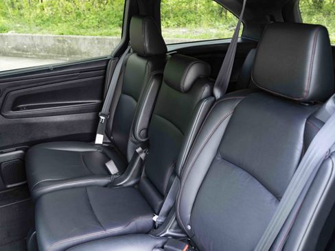 Used 2025 Honda Odyssey Sport-L image 18