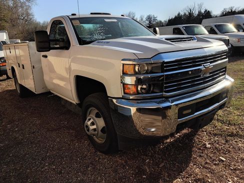 Used 2018 Chevrolet Silverado 3500 W/T image 3
